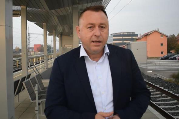 Deur:  Grad više od pola godine nije u stanju izdati uporabnu dozvolu za željezničko stajalište Sopnica