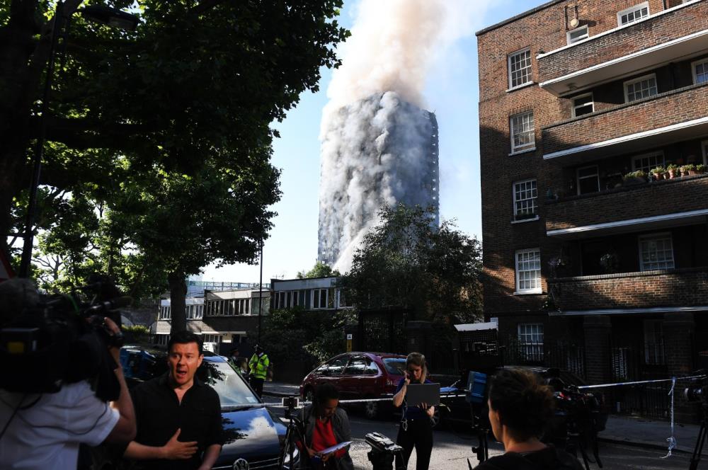Požarom zahvaćena zgrada u Londonu zasad stabilna