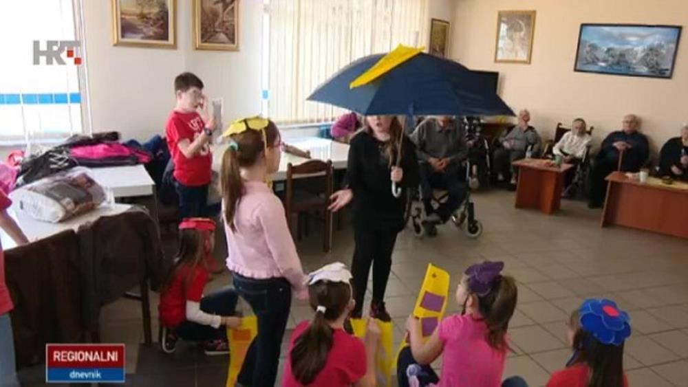 Osnovnoškolci iz Rugvice razveselili penzionere