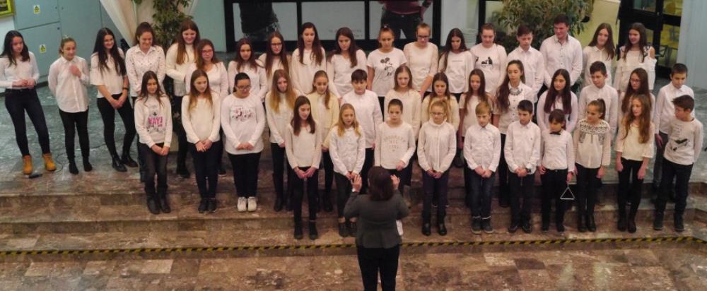Glazbena škola Zlatka Grgoševića održala je  Božićni koncert (VIDEO)