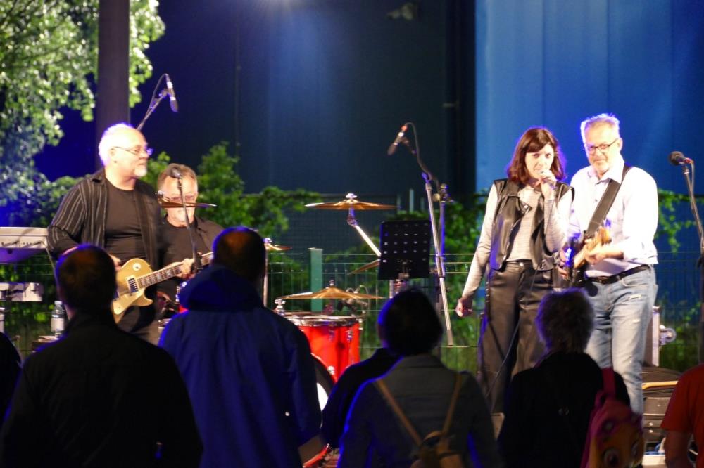 Glazba Eurhytmicsa oduševila sesvetsku publiku na sinoćnjem otvorenom koncertu