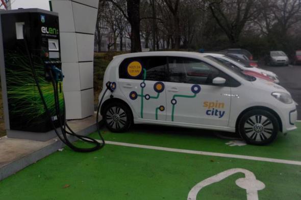 Njemačka neće ostvariti cilj o milijun električnih vozila na cestama do 2020.