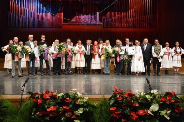 Završnica 40. smotre zagrebačkih folklornih amatera sinoć u Lisinskom