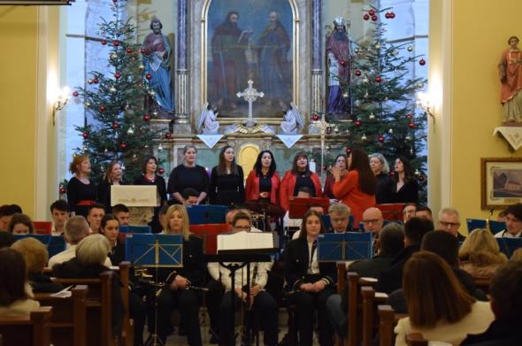 Božićni koncert puhačkog orkestra DVD-a Kašina oduševio posjetitelje u dupkom punoj kašinskoj crkvi