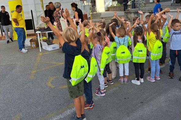 Auto klub Sesvete predstavio  akciju „Sigurno u školu s HAK-om”