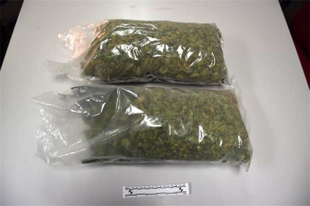 Policija u sesvetskom stanu pronašla marihuanu i kokain