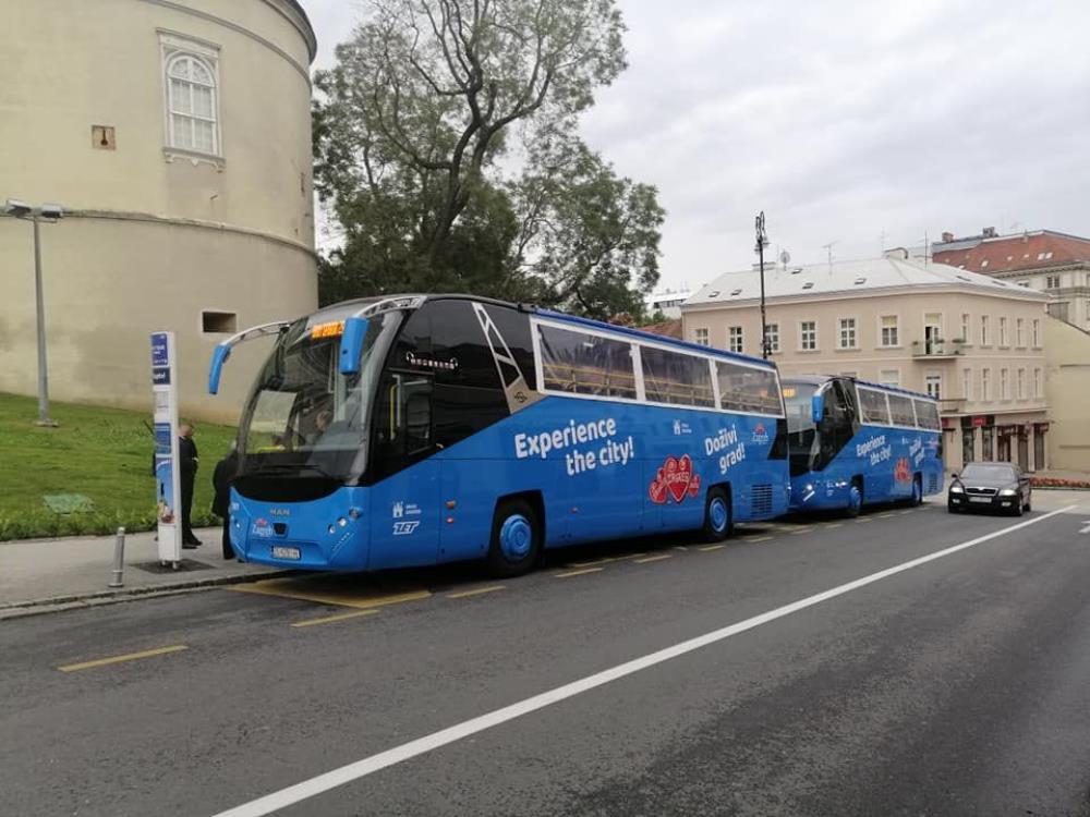 Zagreb dobio četiri nova turistička panoramska autobusa