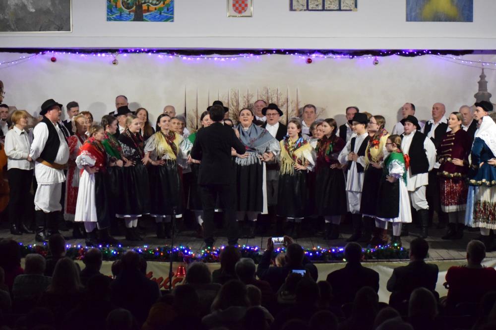 Na kraju godine vugrovečki KUD izveo tradicionalni Božićni koncert