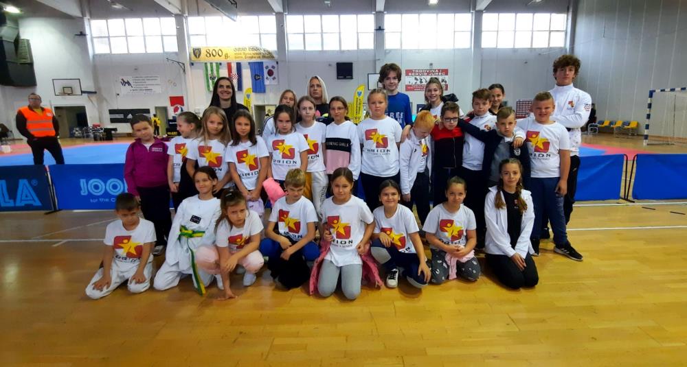 Mali sesvetski borci Lucija i Luka zlatni na međunarodnom Dugo Selo Open taekwondo turniru
