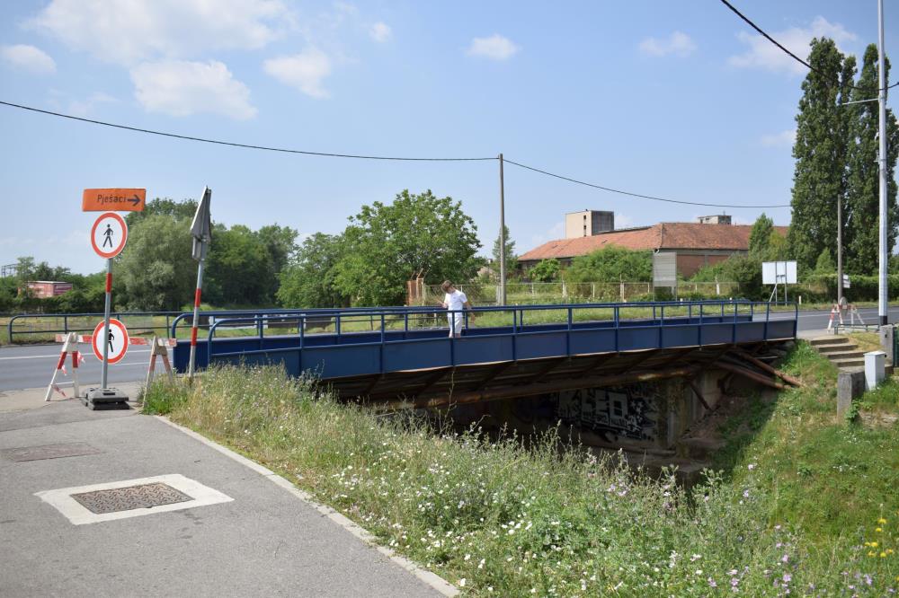 Kablovi zaustavili početak izgradnje pješačko biciklističkog mosta na Zagrebačkoj