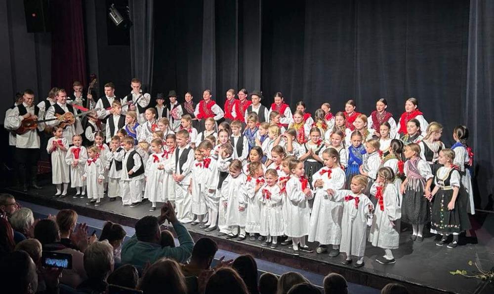 Mali folkloraši Sesvetskih Sela održali u Sesvetama Nikolinjski koncert