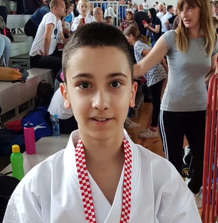 Fran Kisić učenik OŠ Luka pokorio Balkan u karateu