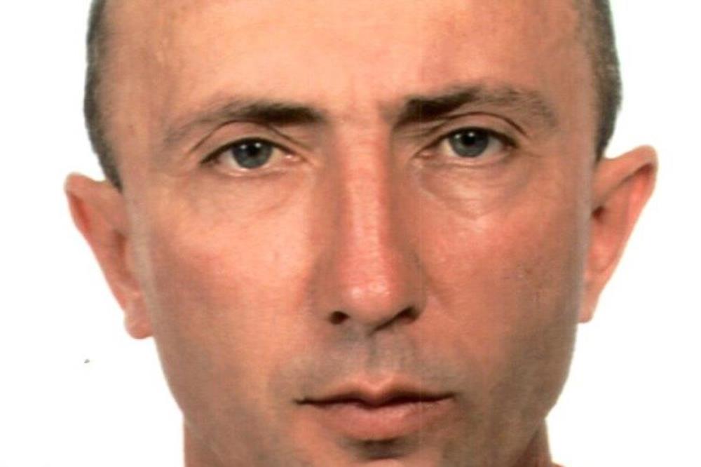 Ovo je lik koji je pucao u Sesvetskoj Sopnici, policija moli za pomoć u njegovu pronalaženju