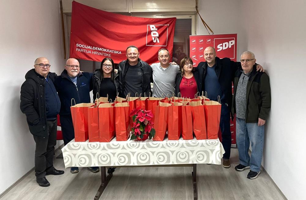 Sesvetski SDP donirao božićne poklon pakete potrebitima