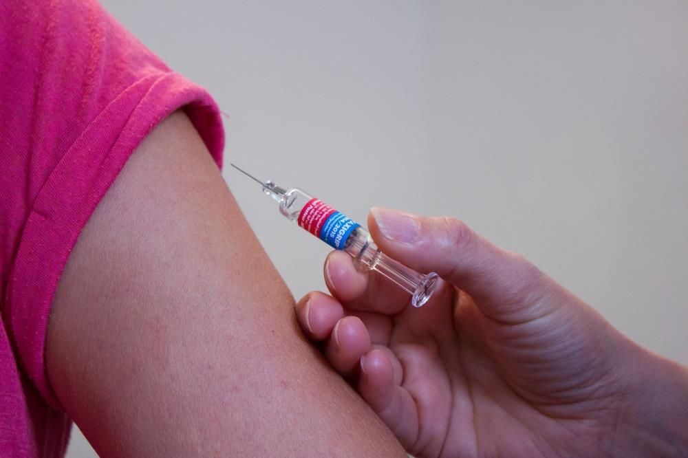 EK donira 300 milijuna eura za potporu imunizaciji