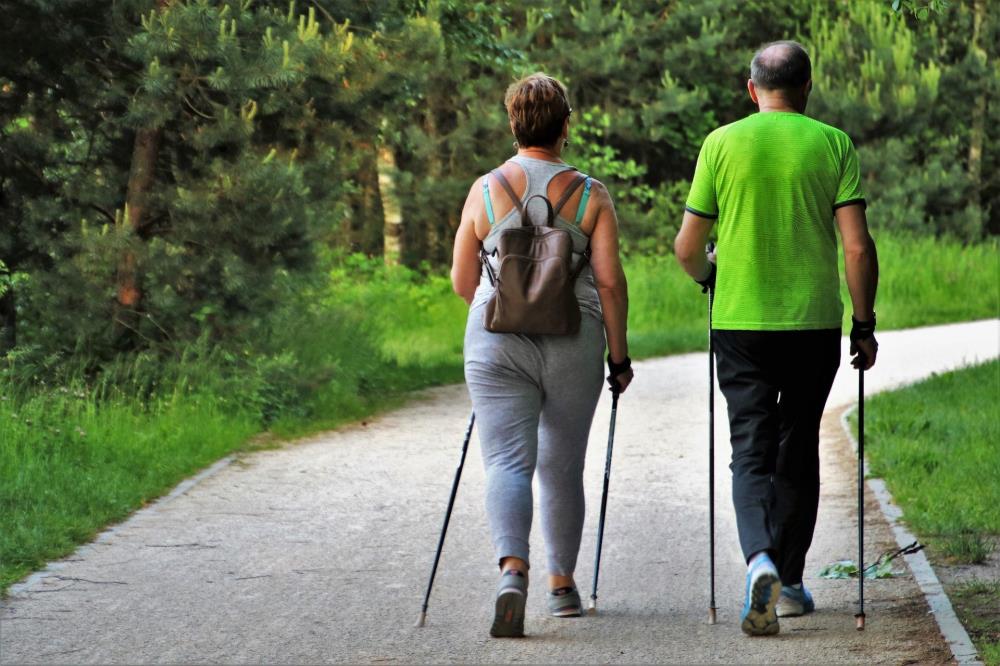 Žustra dnevna šetnja mogla bi spriječiti svaku desetu preranu smrt