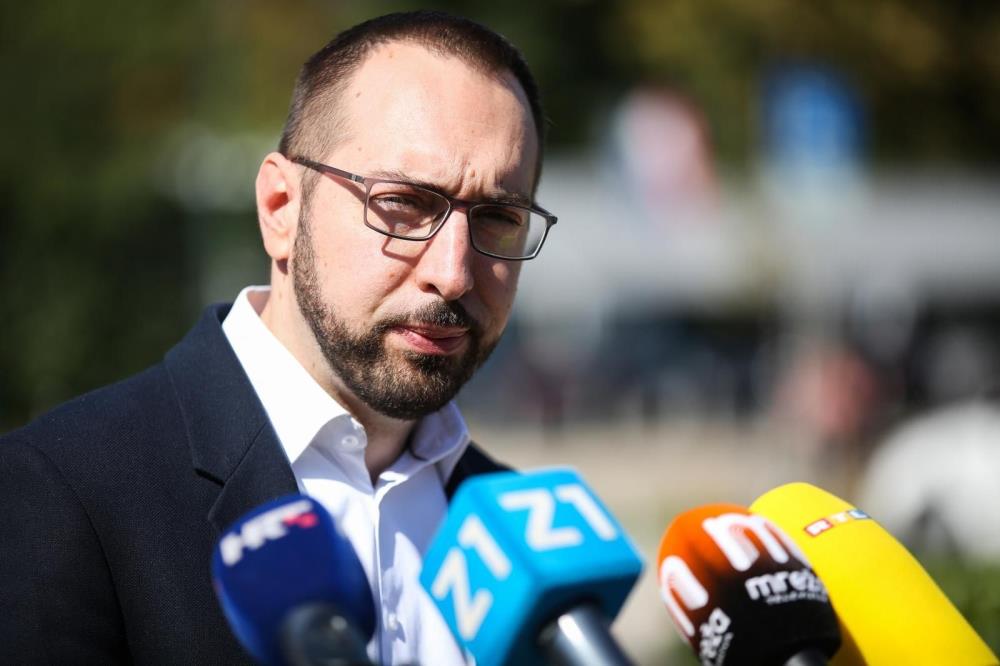 Tomašević demantirao navode medija:  Smanjili smo kašnjenje plaćanja školama